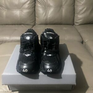 Balenciaga runners black